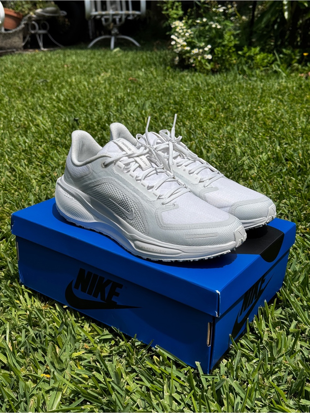 Nike Pegasus 41 GORE-TEX waterproof running shoes - triple white 
(M 9.5 / W 11)